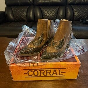Corral Tan Leather Footwear
